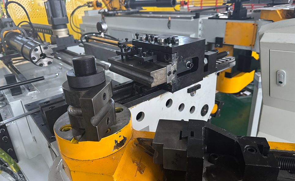 Opsiyonel Simülasyon Fonksiyonlu CNC S Serisi Tam Otomatik Boru Bükme Makinası Opsiyonel Simülasyon Fonksiyonlu CNC S Serisi Tam Otomatik Boru Bükme Makinası