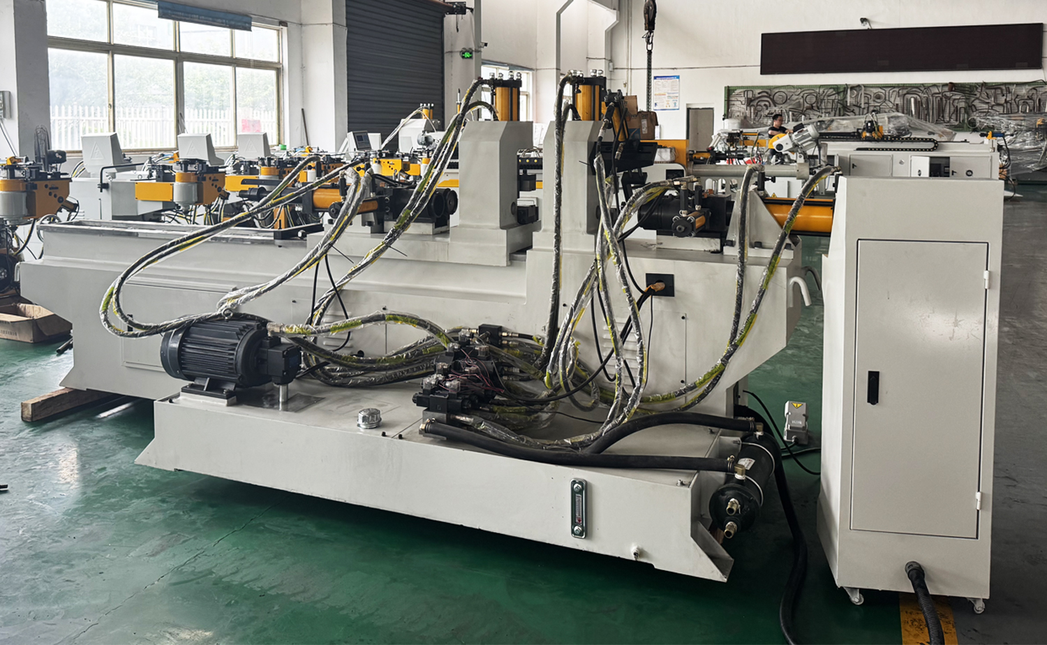 DTM100 Çift Kafalı Uç Şekillendirme Makinesi-Çift Kafalı