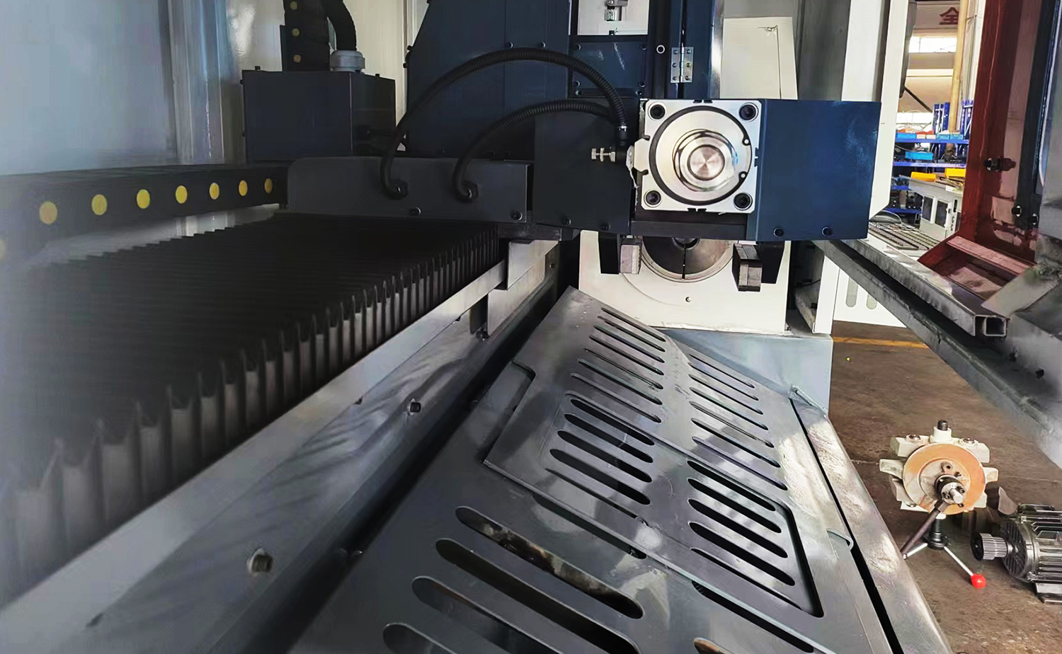MCJG120 3D Lazer Boru Kesme Makinası