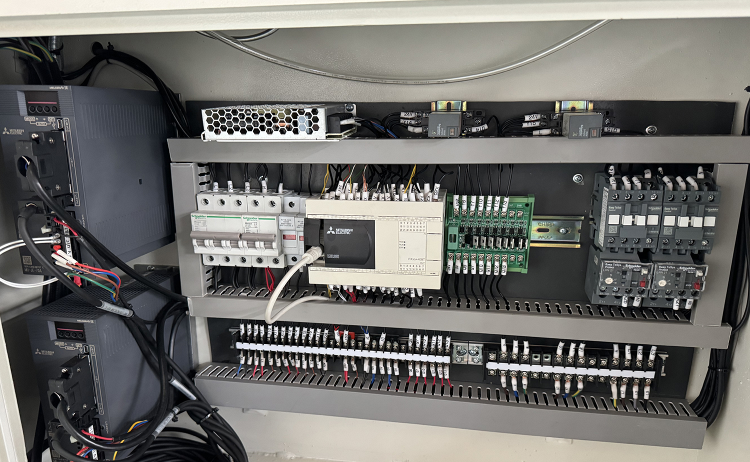 DEF680CNC Serisi Hızlı Hızlı Servo Çift Kafa Boru Pah Kırma Makinesi