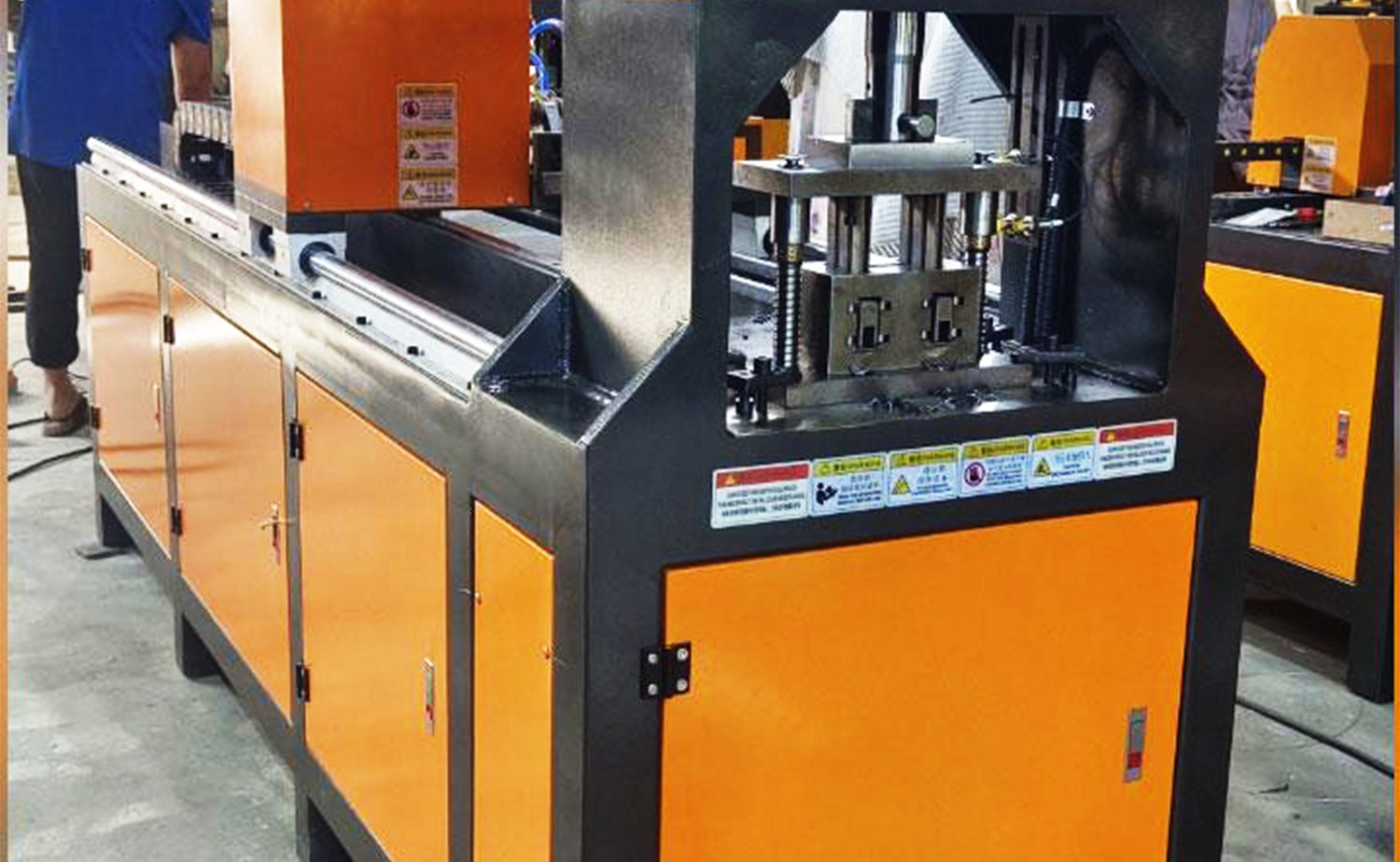 CNC Serisi Otomatik Tek Silindirli Hidrolik Delme Makinesi CNC Serisi Otomatik Tek Silindirli Hidrolik Delme Makinesi