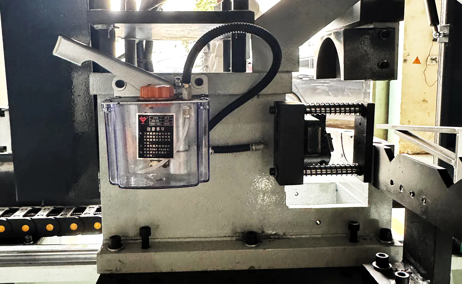 DEF80CNC Serisi Yüksek Stabilite Servo Boru Pah Kırma Makinesi