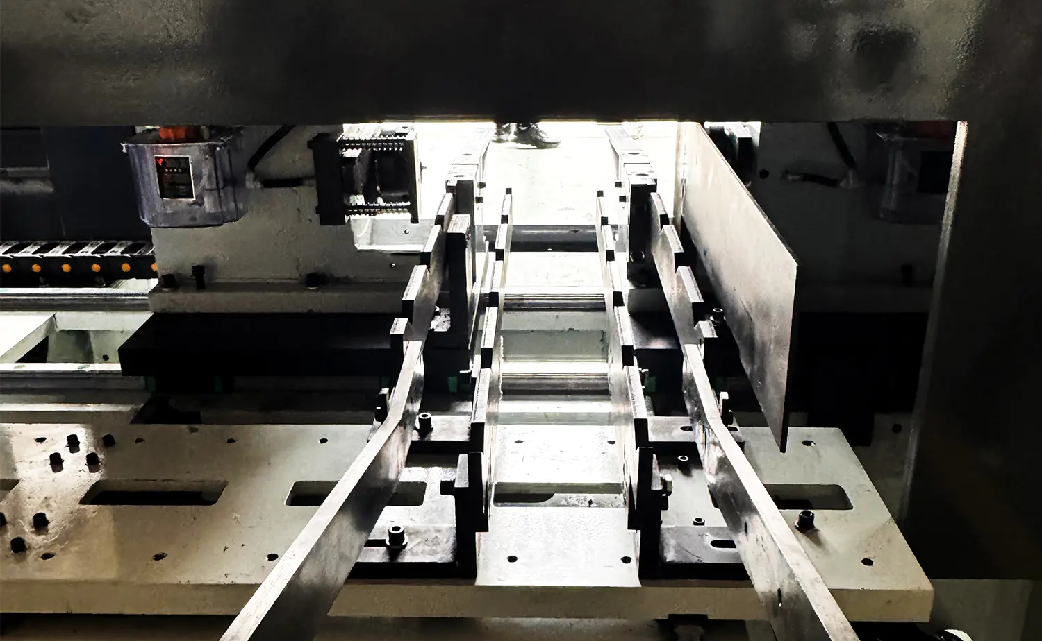 DEF80CNC Serisi Yüksek Stabilite Servo Boru Pah Kırma Makinesi