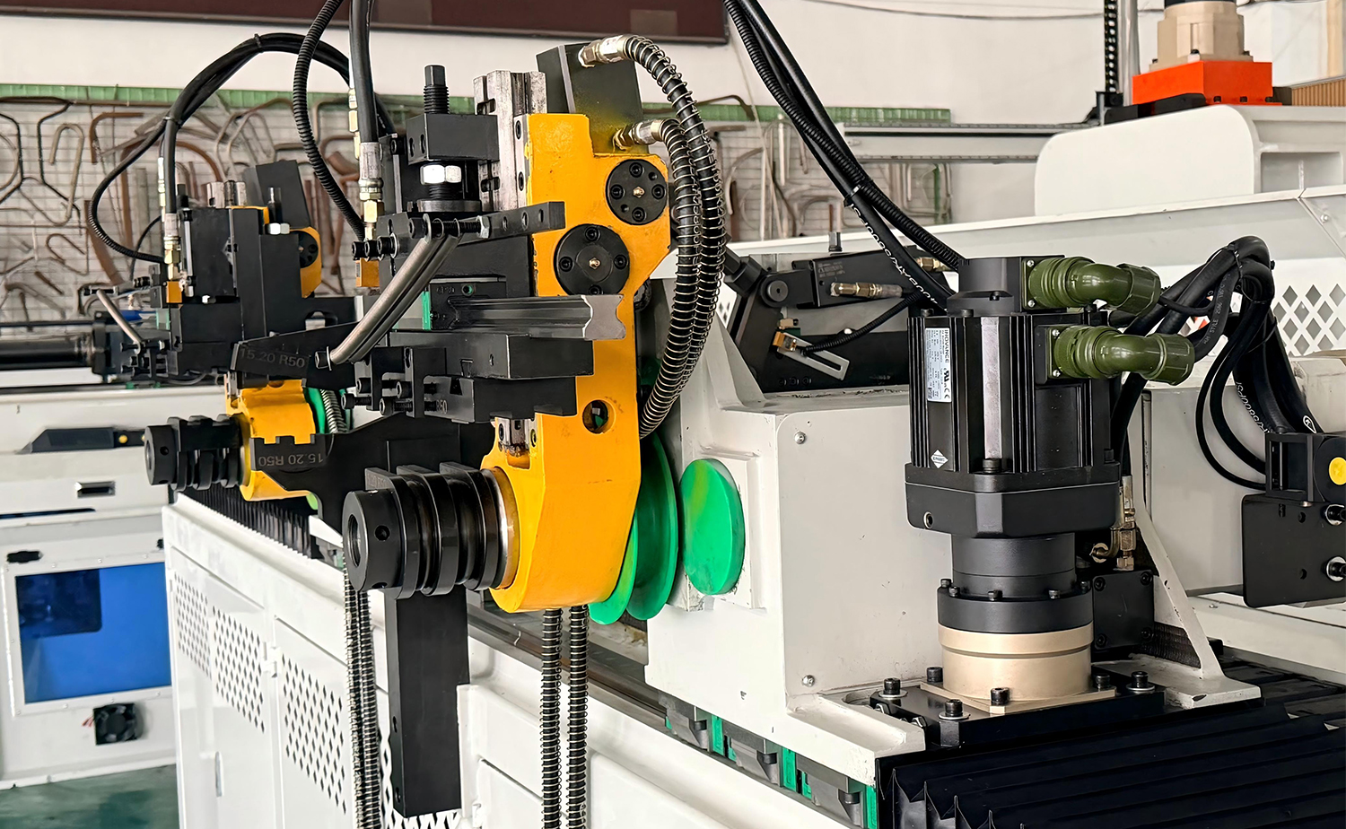 DB CNC Çift Kafa Boru Bükme Makinası DB CNC Çift Kafa Boru Bükme Makinası