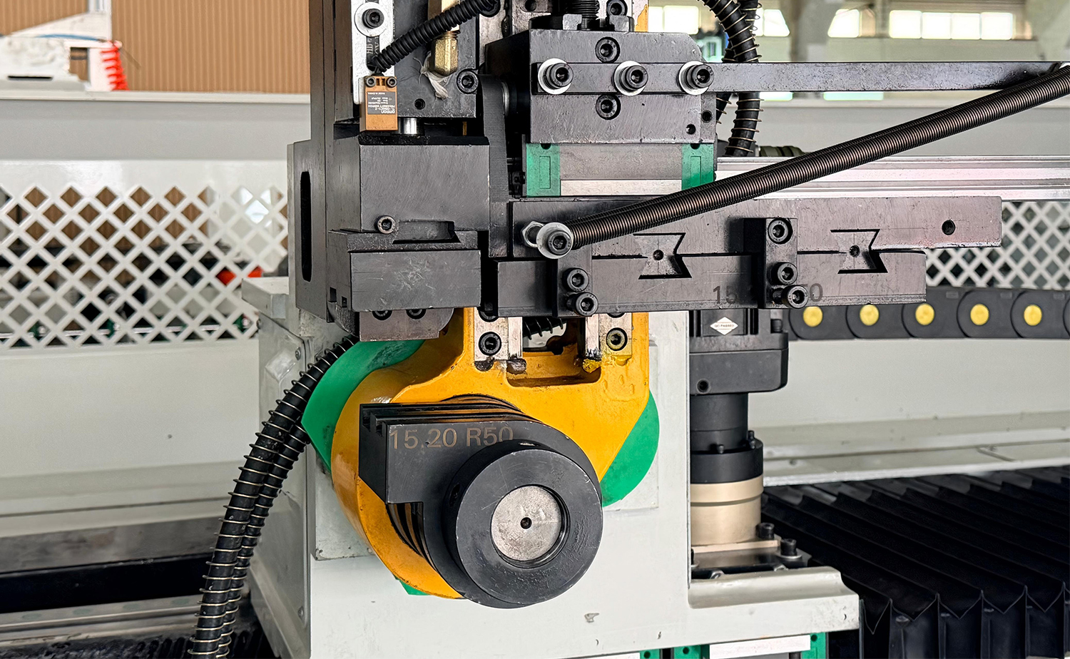 DB CNC Çift Kafa Boru Bükme Makinası DB CNC Çift Kafa Boru Bükme Makinası