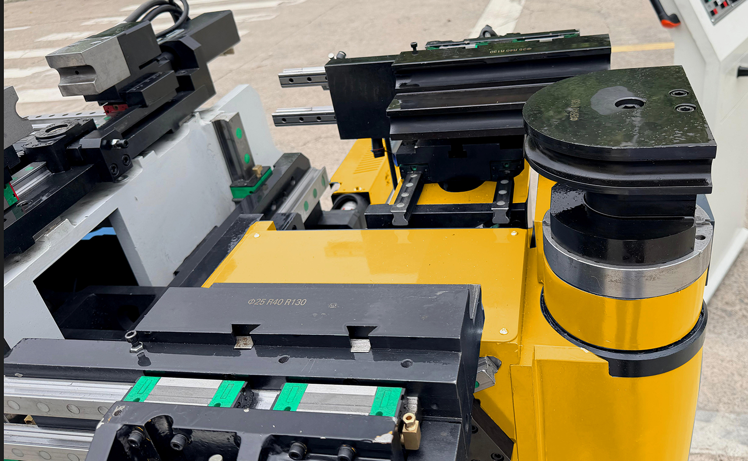 CNC Sol ve Sağ Boru Bükme Makinası CNC Sol ve Sağ Boru Bükme Makinası