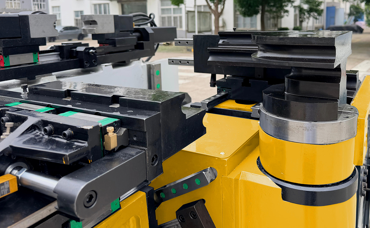 CNC Sol ve Sağ Boru Bükme Makinası CNC Sol ve Sağ Boru Bükme Makinası